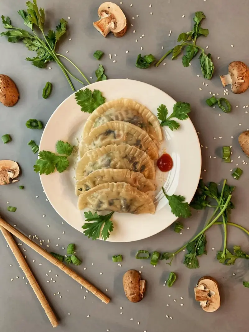 Sriracha Veggie Dumplings